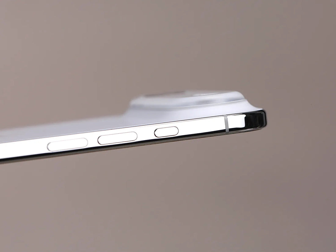 iPhone 17 Air・17 Pro Maxが机でガタつく原因は？カメラの出っ張りを抑える方法