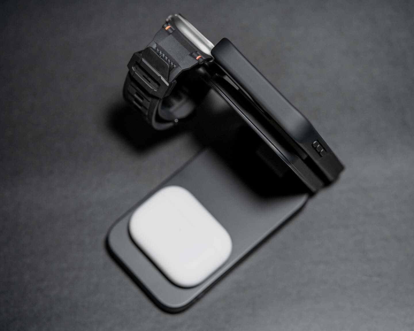easy snap magnetic charger for iPhone stable charging dock design