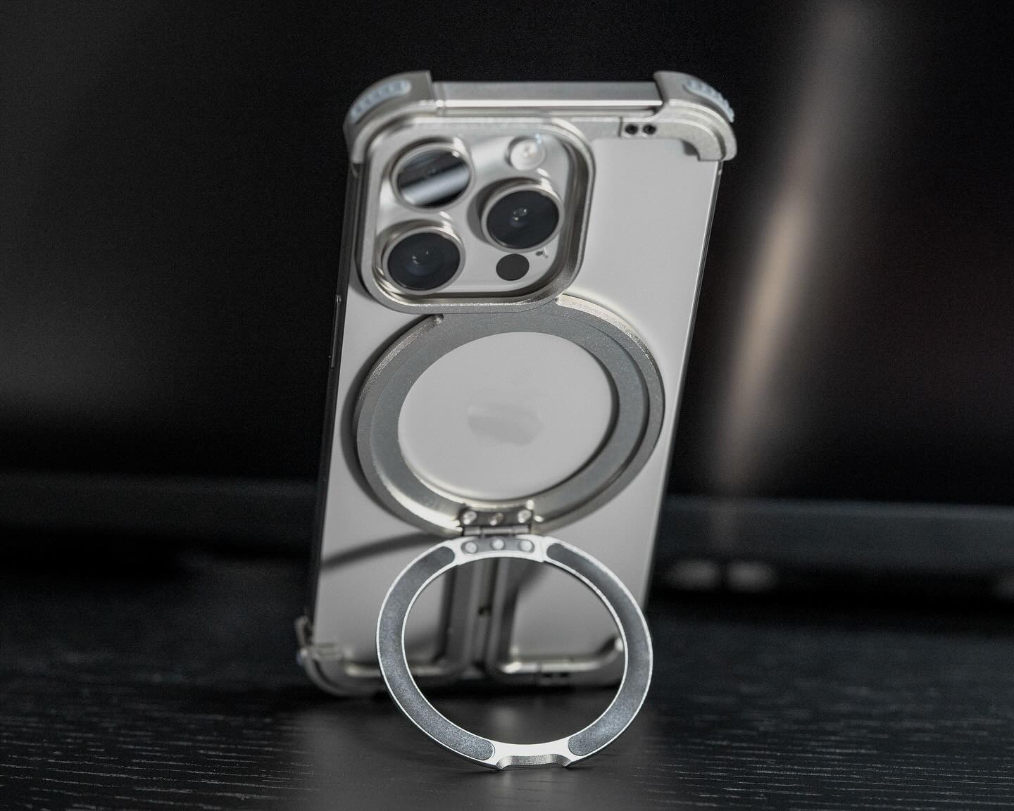 ZEERA アルミニウム合金 MagSafe対応 スタンド付き放熱ケース｜iPhone・Samsung対応