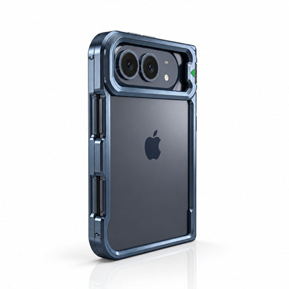 ZEERA FoldFrame Pro iPhone Duo ケース｜アルミ合金バンパー・カメラスタンド・マグネット式ヒンジ保護