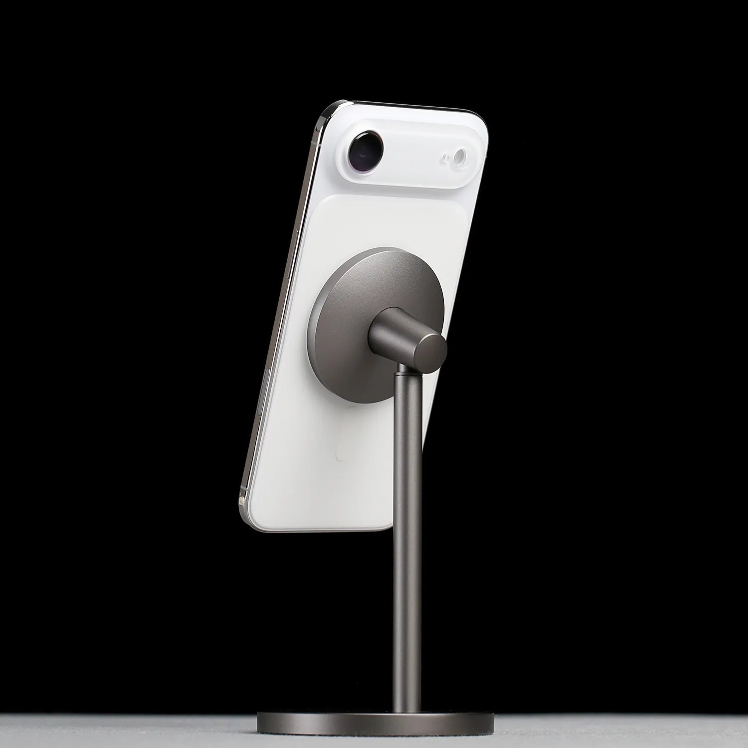 magnetic back plate for iPhone Air better hold on desk mount